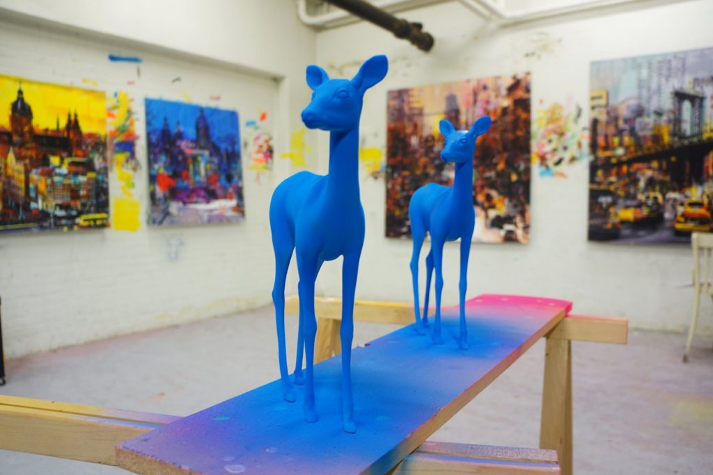 Bambi Statue – blue (small)