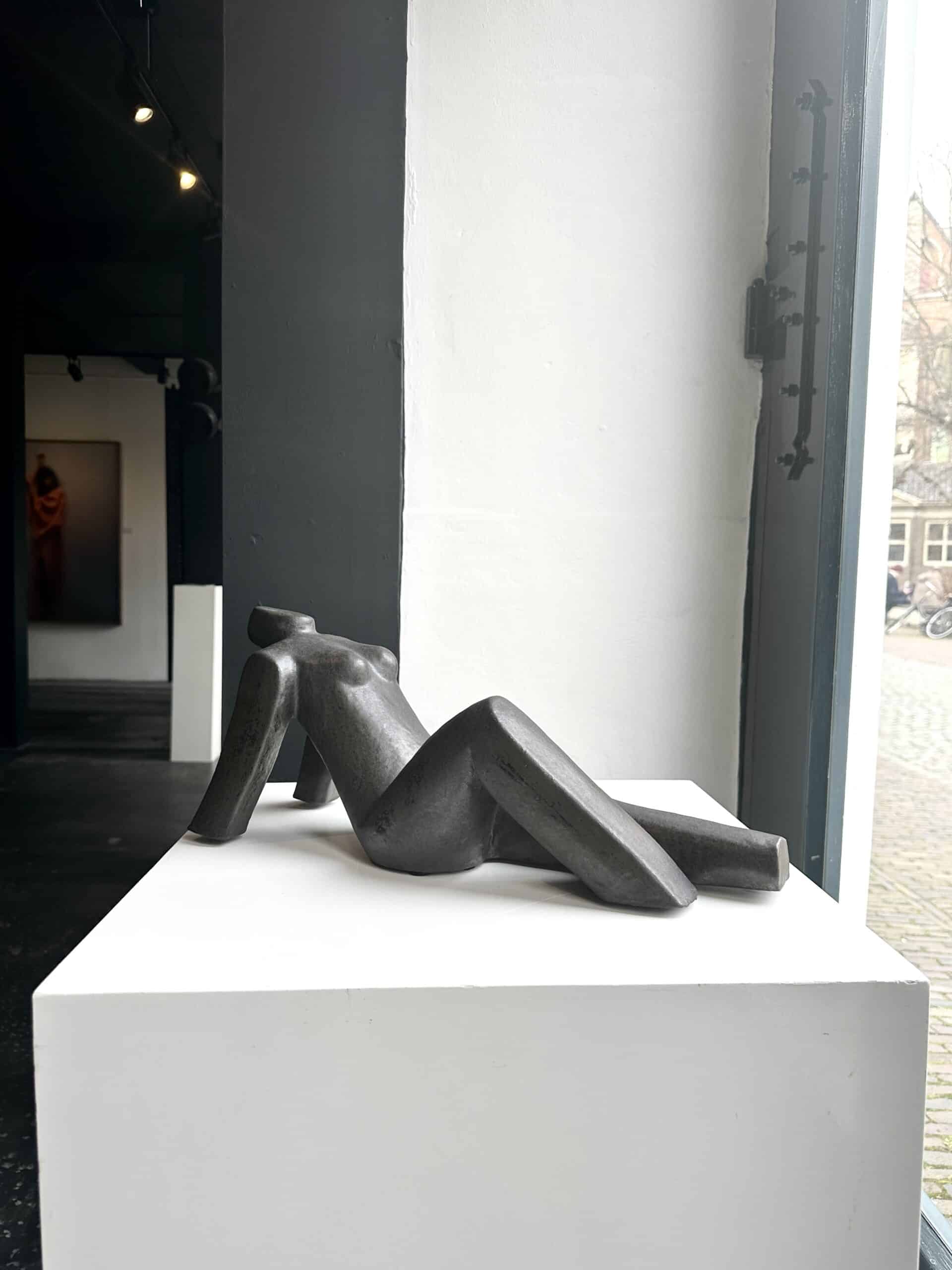 Zonnende vrouw