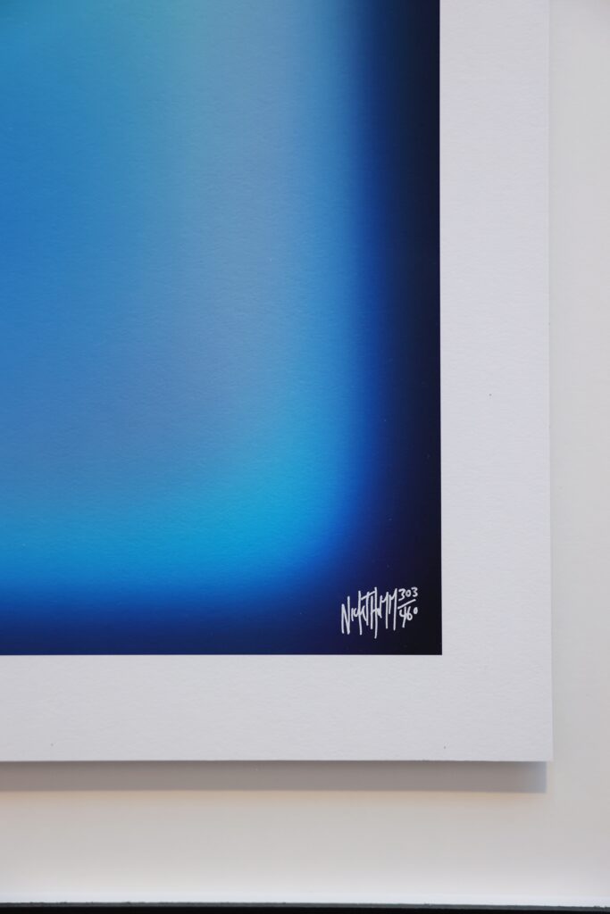 Nick Thomm Aether-Blue Limited print 2025 80x100cm Signed and numbered - de Kunsthuizen Aether – Blue