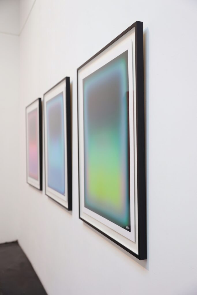 Nick Thomm Aether-Green Limited print 2025 80x100cm Signed and numbered - de Kunsthuizen Aether – Green