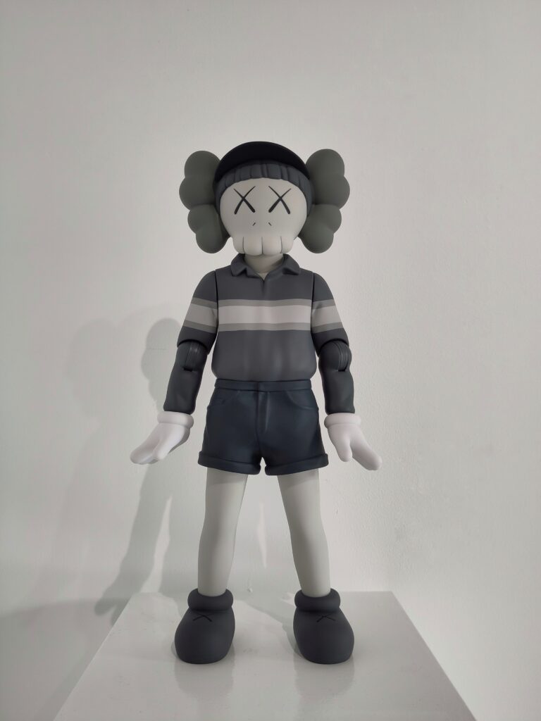 KAWS CHUL – SU Grey