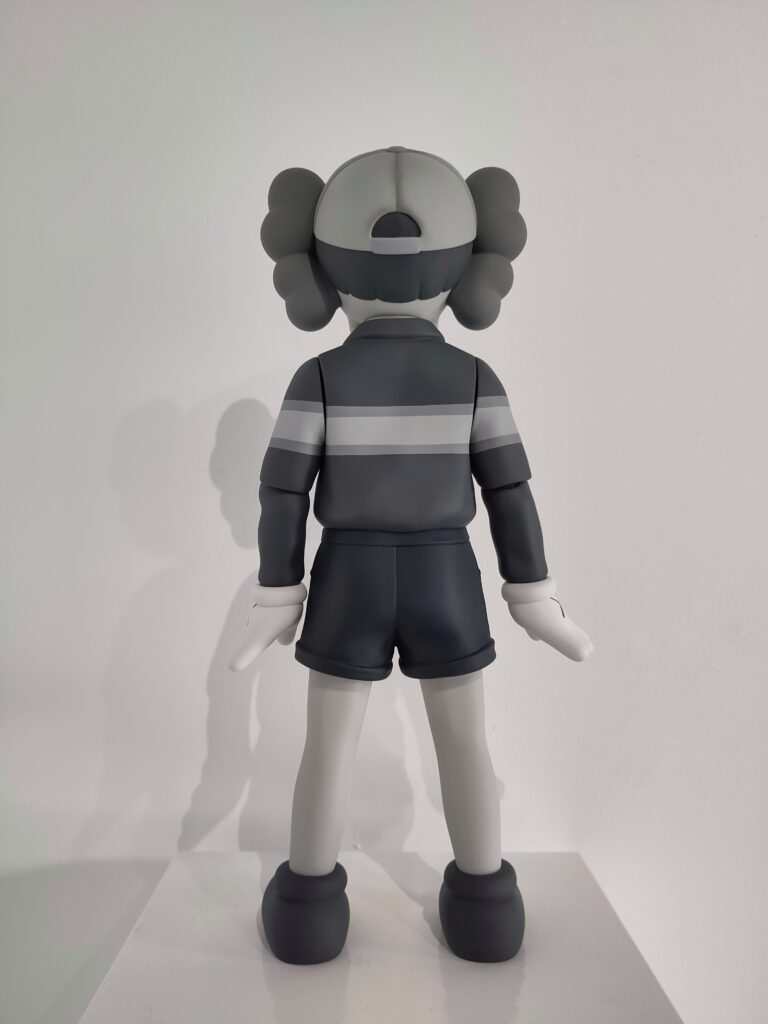 KAWS CHUL – SU Grey