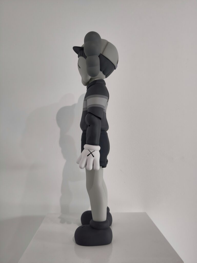 KAWS CHUL – SU Grey